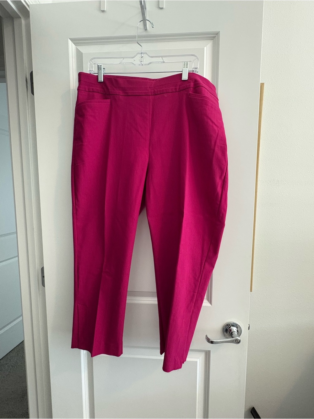 Chico's Bold Fuchsia Cropped Pants